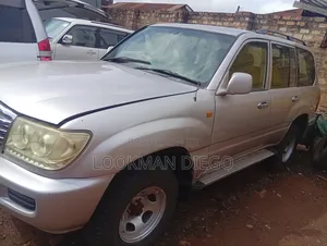 Toyota Land Cruiser Cygnus 4.7 2000 Silver