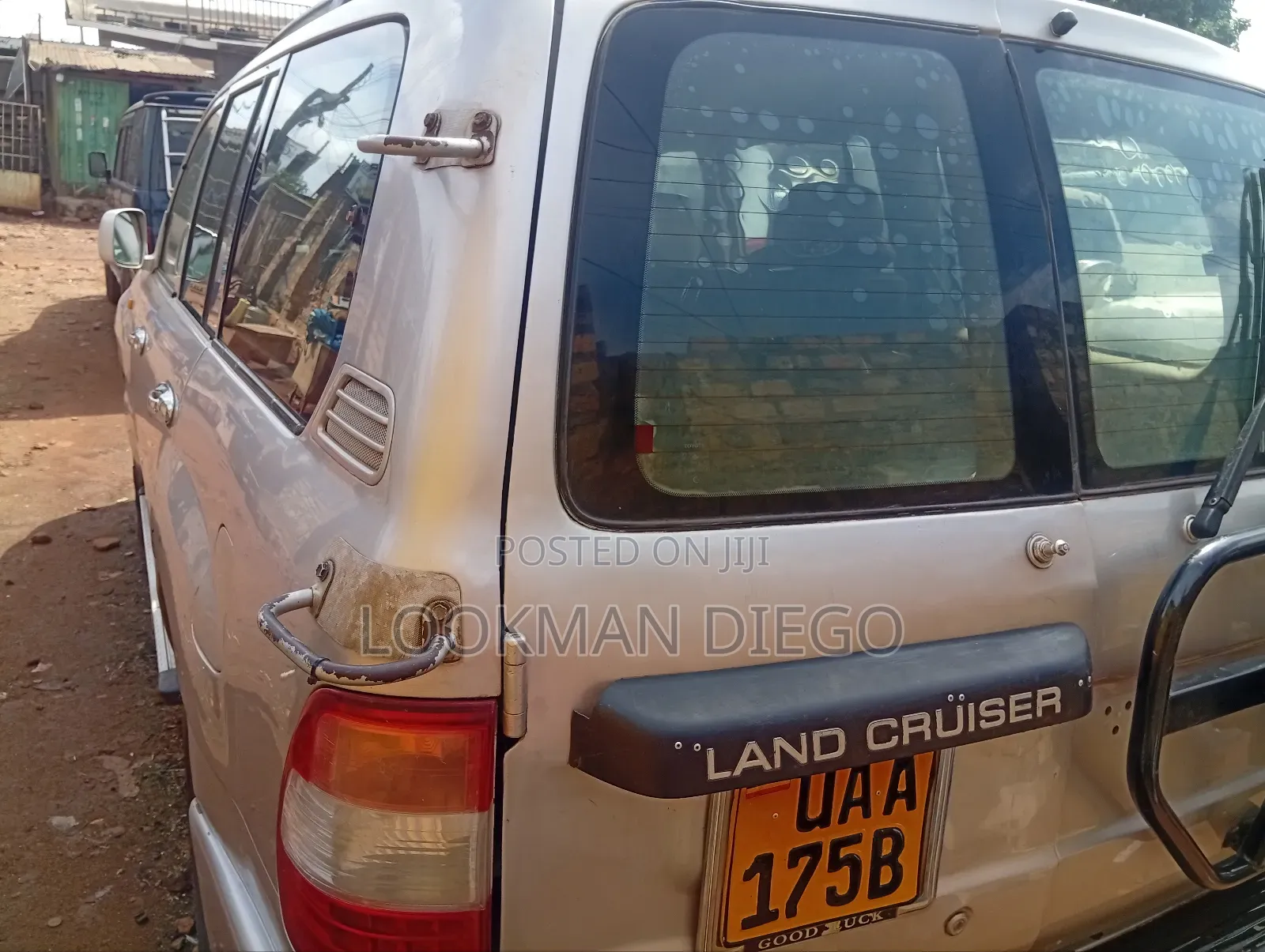Toyota Land Cruiser Cygnus 4.7 2000 Silver