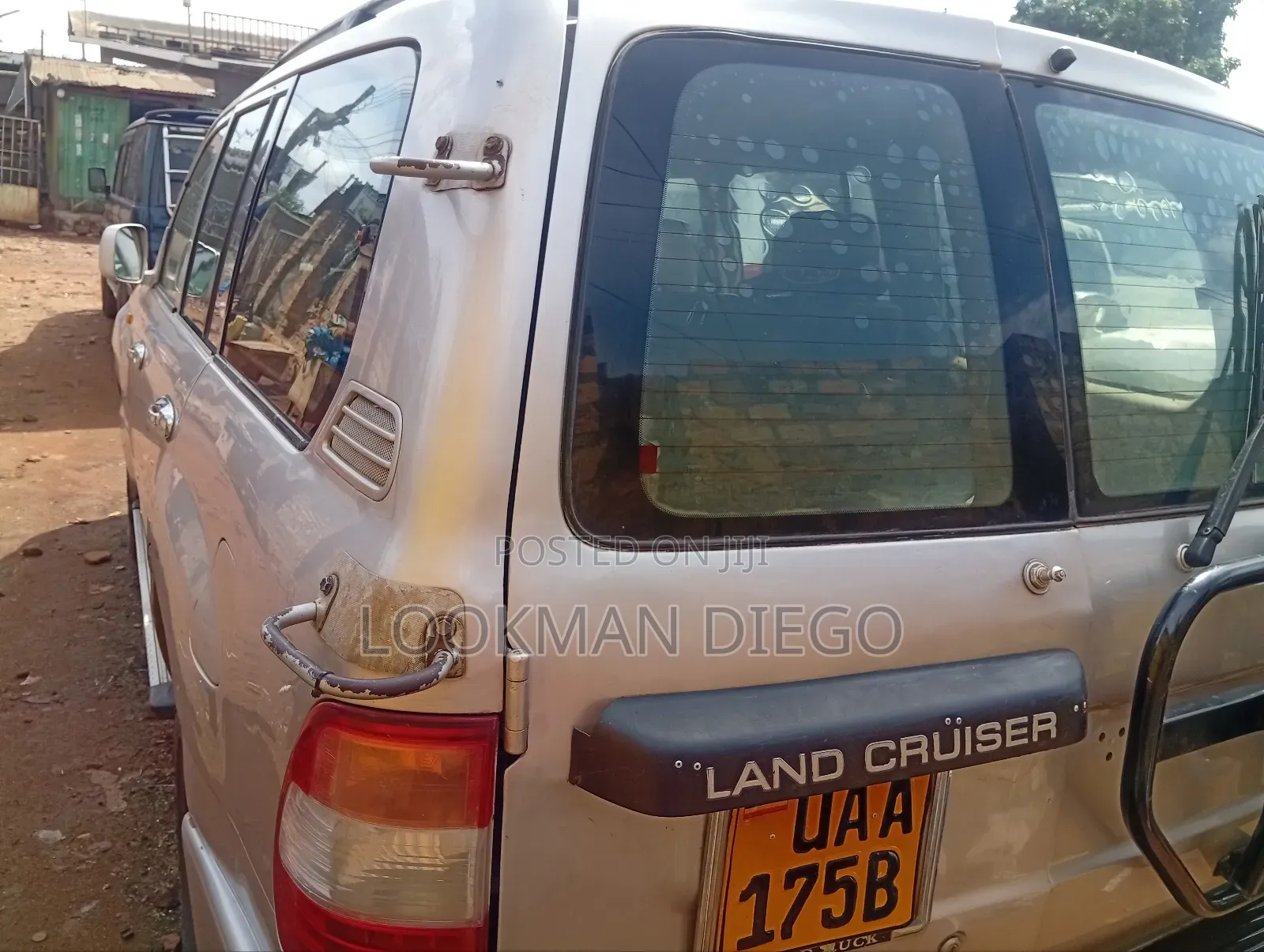 Toyota Land Cruiser Cygnus 4.7 2000 Silver