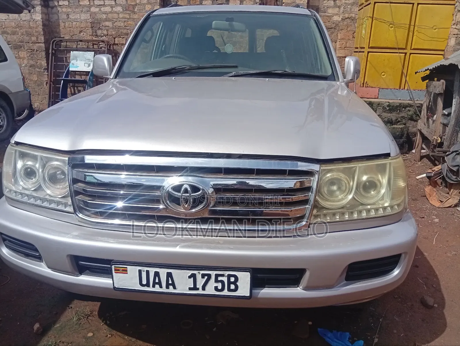 Toyota Land Cruiser Cygnus 4.7 2000 Silver
