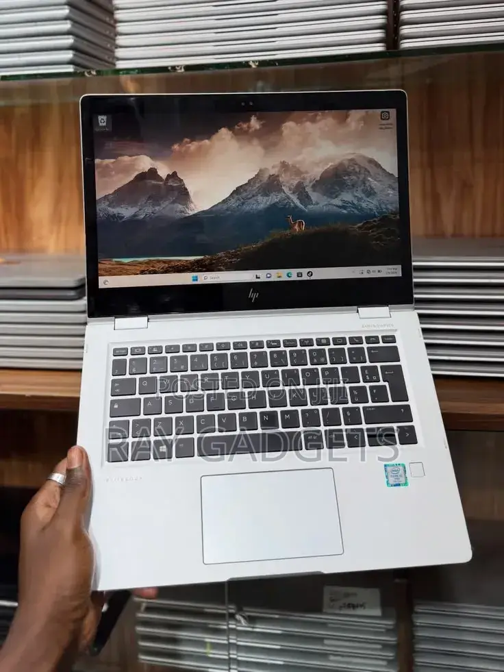 New Laptop HP EliteBook 1030 8GB Intel Core i5 SSD 256GB