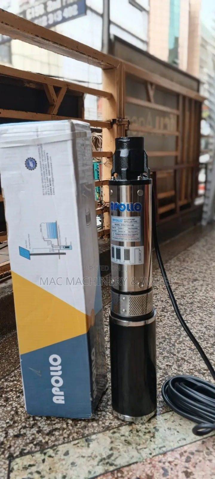 Solar Submersible Water Pump/Fountain Pump 60meters / 180feets Dc