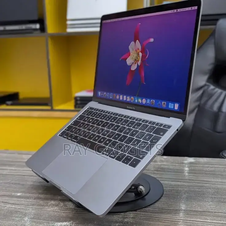 New Laptop Apple MacBook Pro 16GB Intel Core i7 SSD 256GB