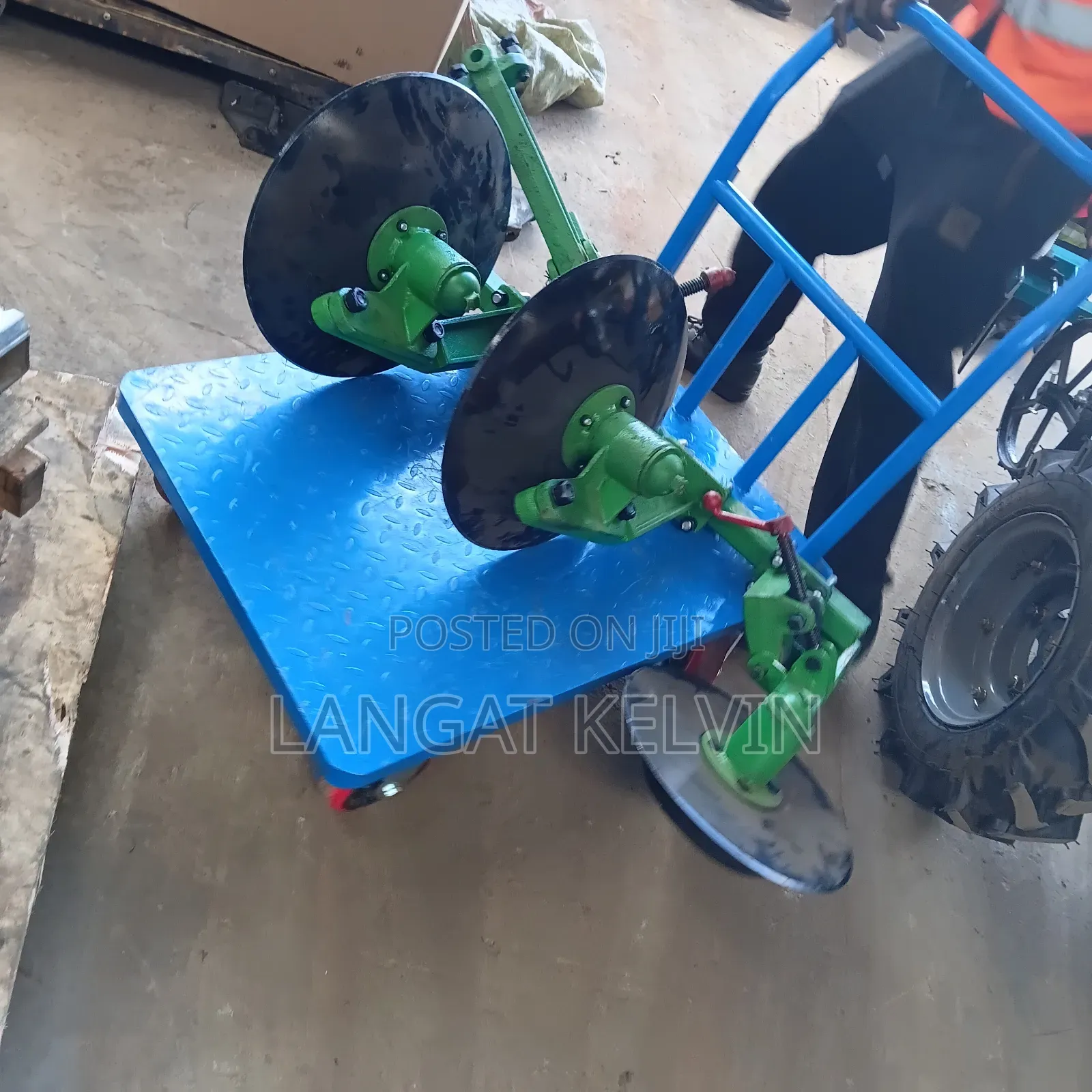 18hp Walking Tractor With Disc Plough and Planter!