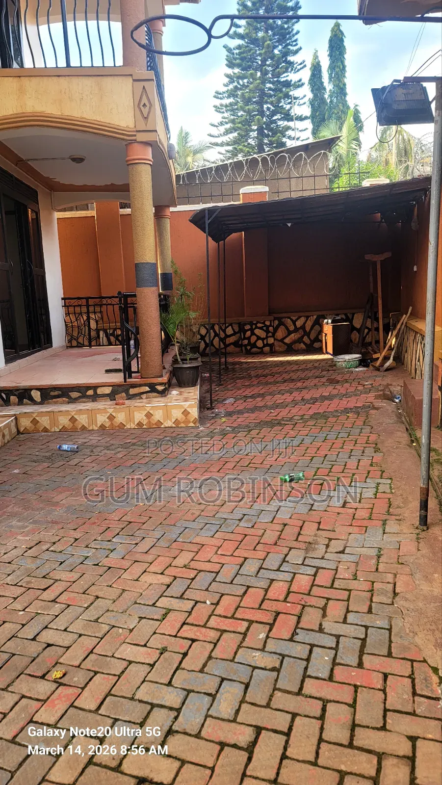 4bdrm Duplex in Mutungo, Nakawa for sale