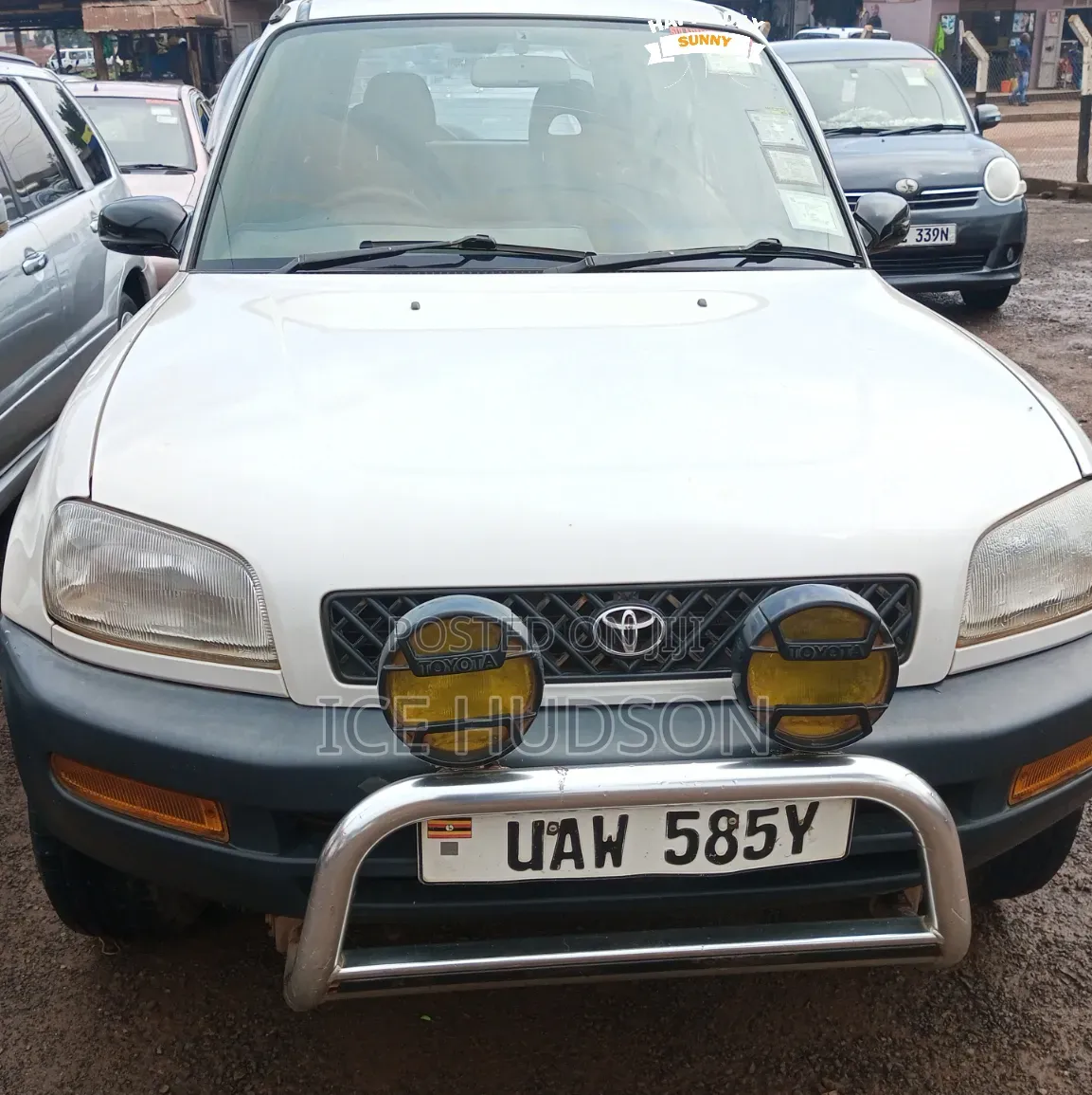 Toyota RAV4 1999 White