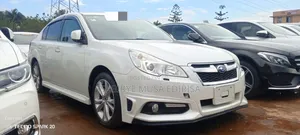 Toyota Noah 2.0 143hp AWD (8 Seater) 2012 Off white