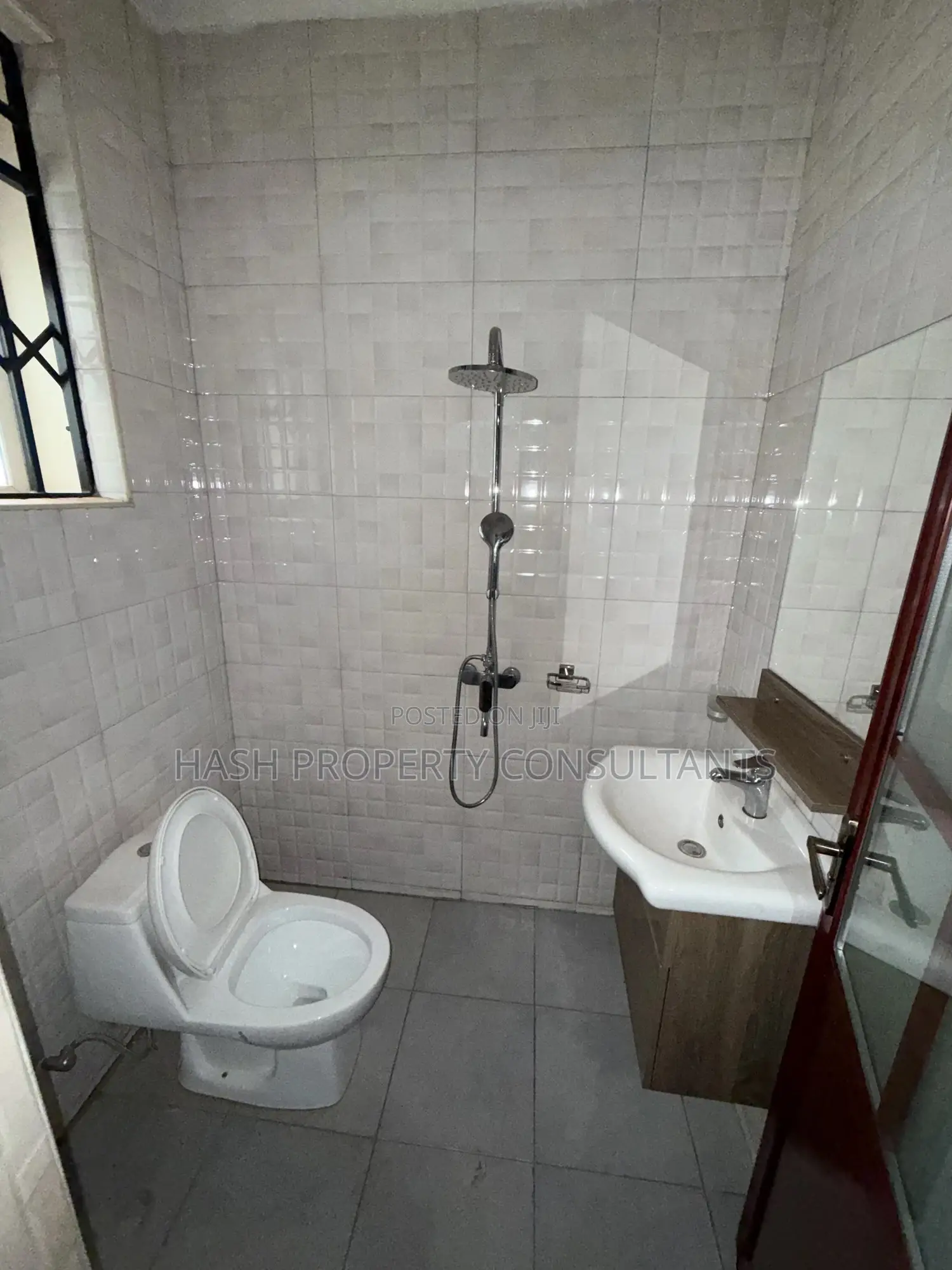 4bdrm Apartment in Hill, Makindye for rent