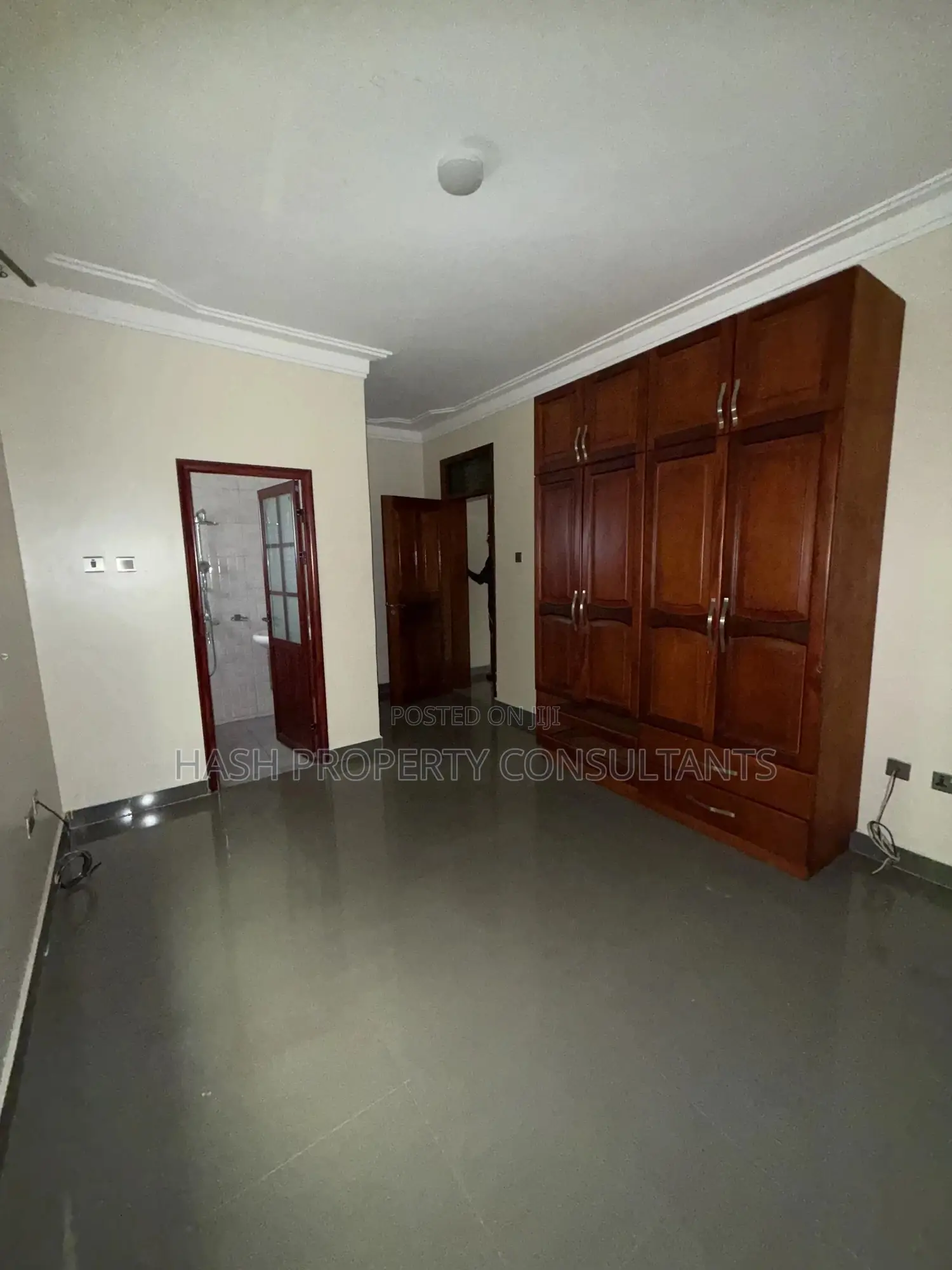 4bdrm Apartment in Hill, Makindye for rent