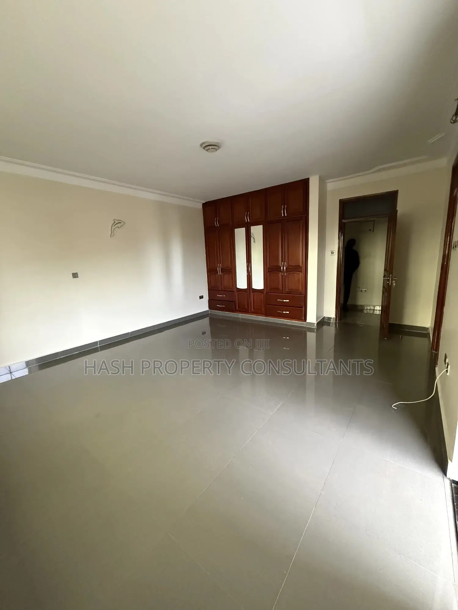 4bdrm Apartment in Hill, Makindye for rent