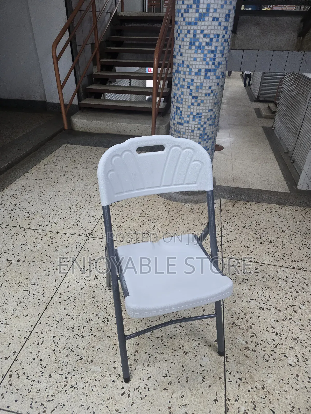 Dinng Plastic Foldable Chair