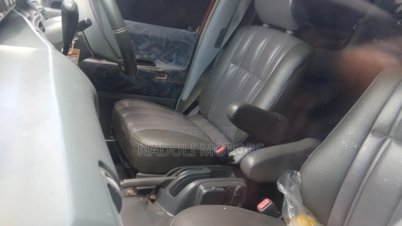 Toyota Noah 2001 Red