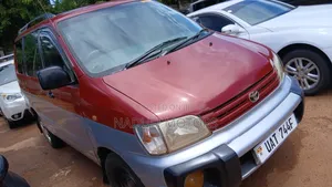 Toyota Noah 2001 Red