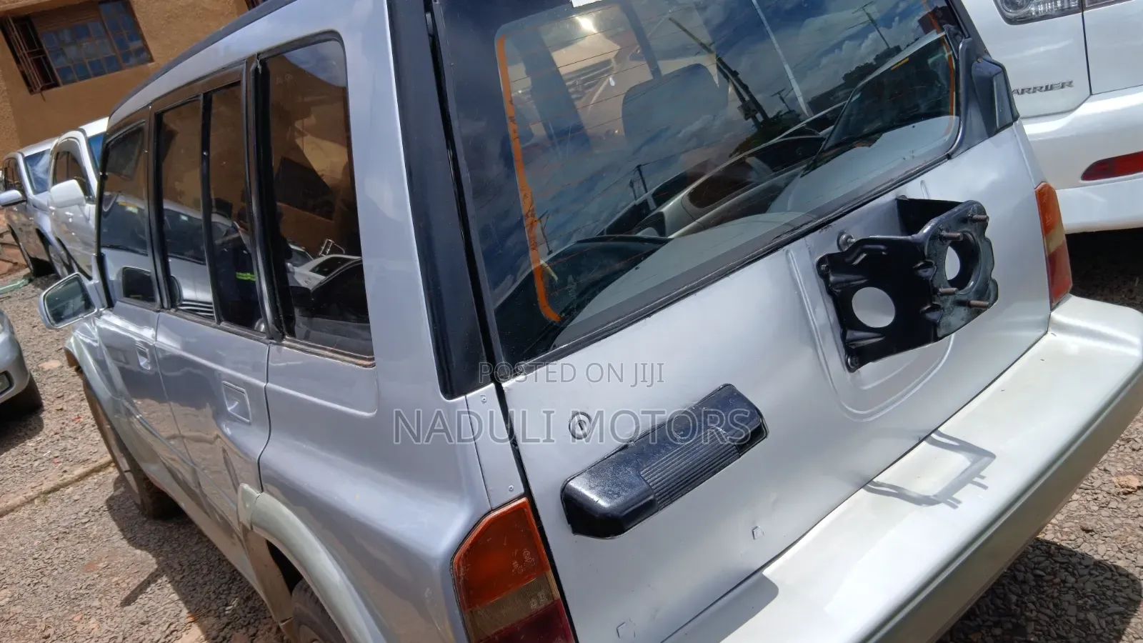 Suzuki Escudo 2004 Silver