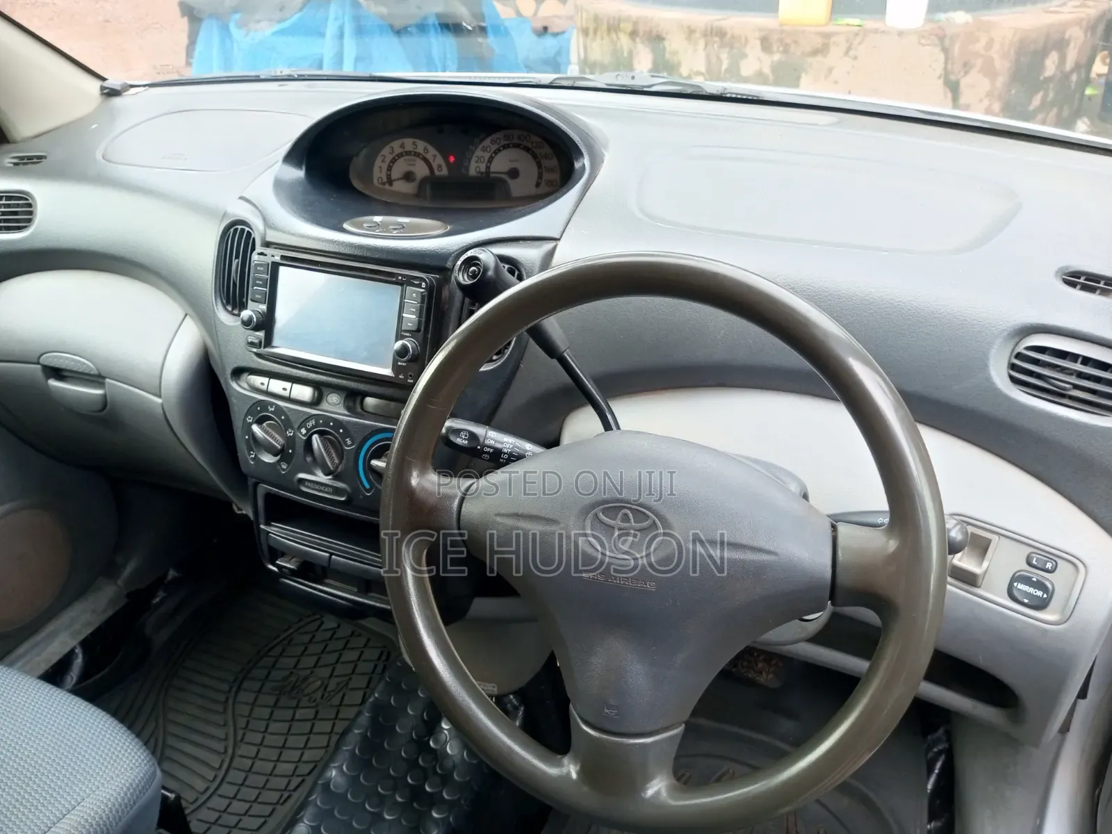 Toyota Fun Cargo 2004 Silver