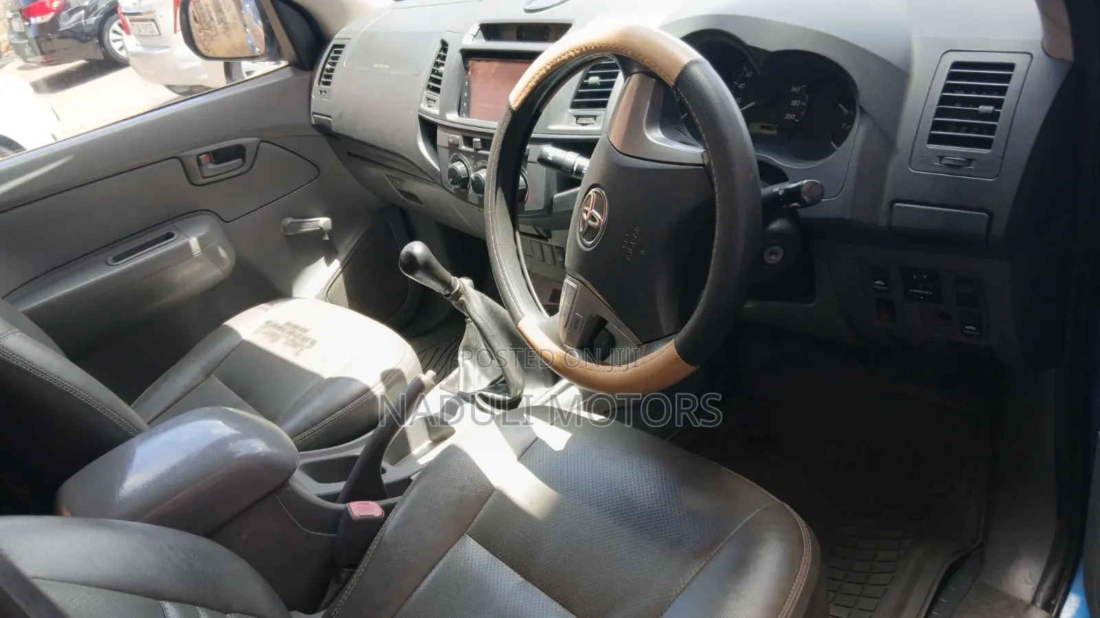 Toyota Hilux 2012 Blue