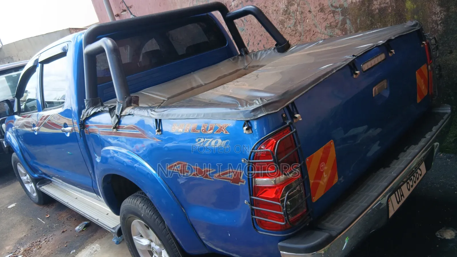 Toyota Hilux 2012 Blue
