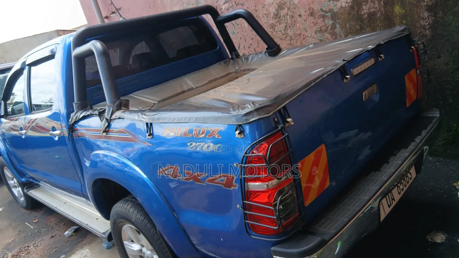 Toyota Hilux 2012 Blue