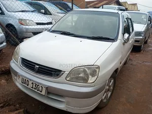 Toyota Raum 2000 White