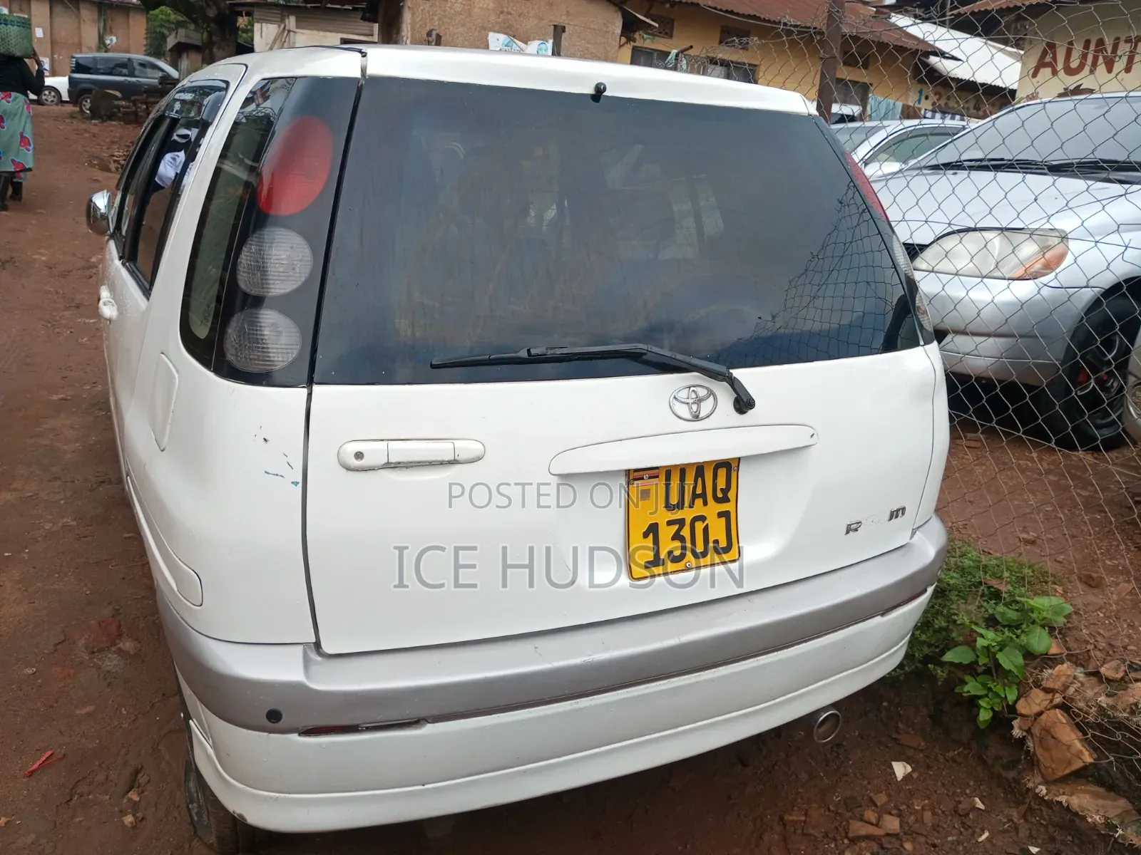 Toyota Raum 2000 White