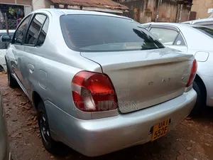 Toyota Platz 2001 Silver