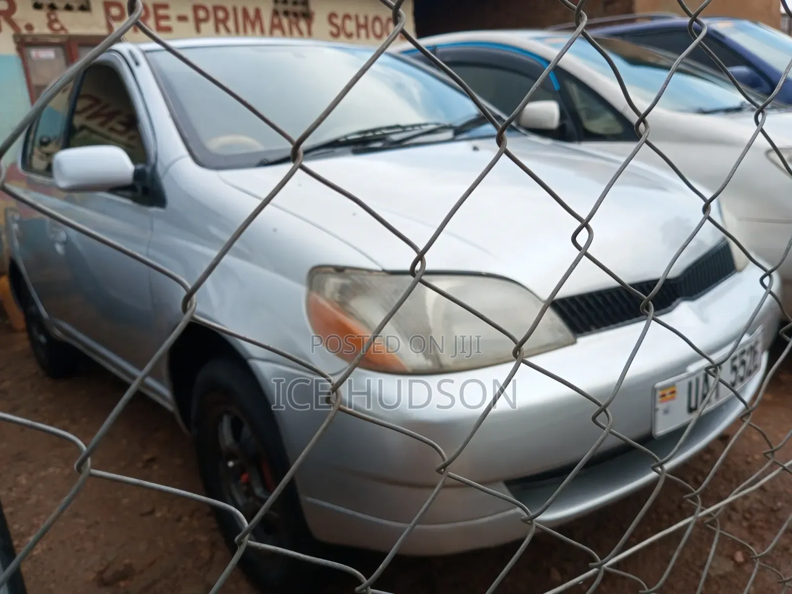 Toyota Platz 2001 Silver