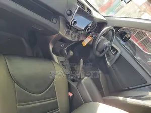 Toyota Vanguard 2012 Black