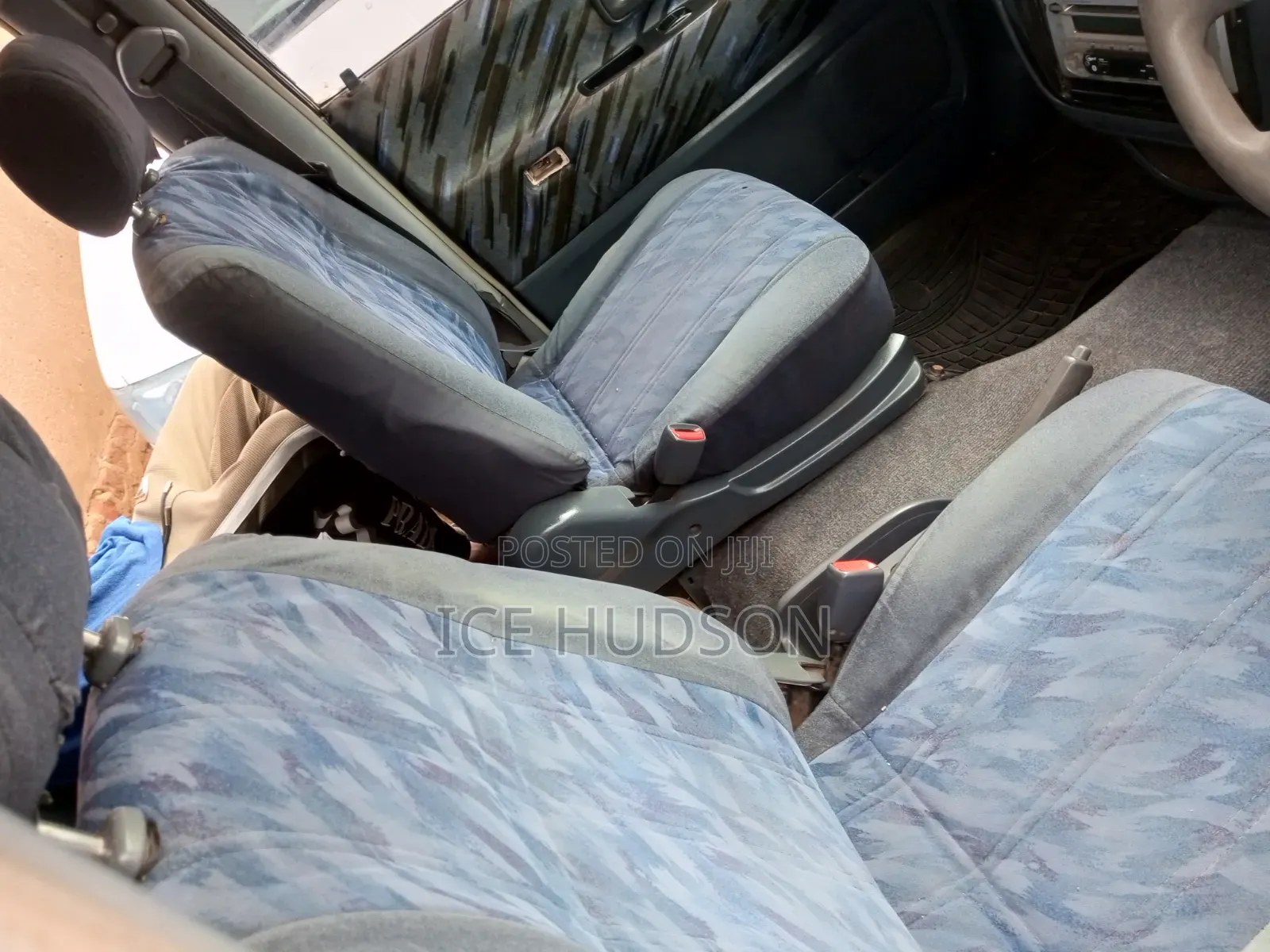 Toyota LiteAce Noah 1999 Blue