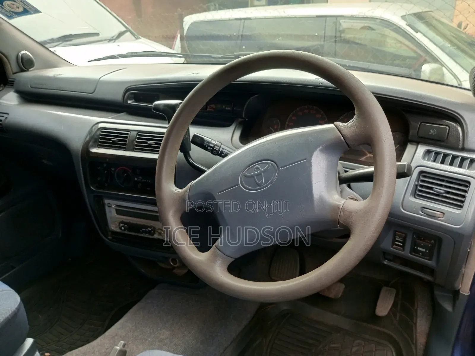 Toyota LiteAce Noah 1999 Blue