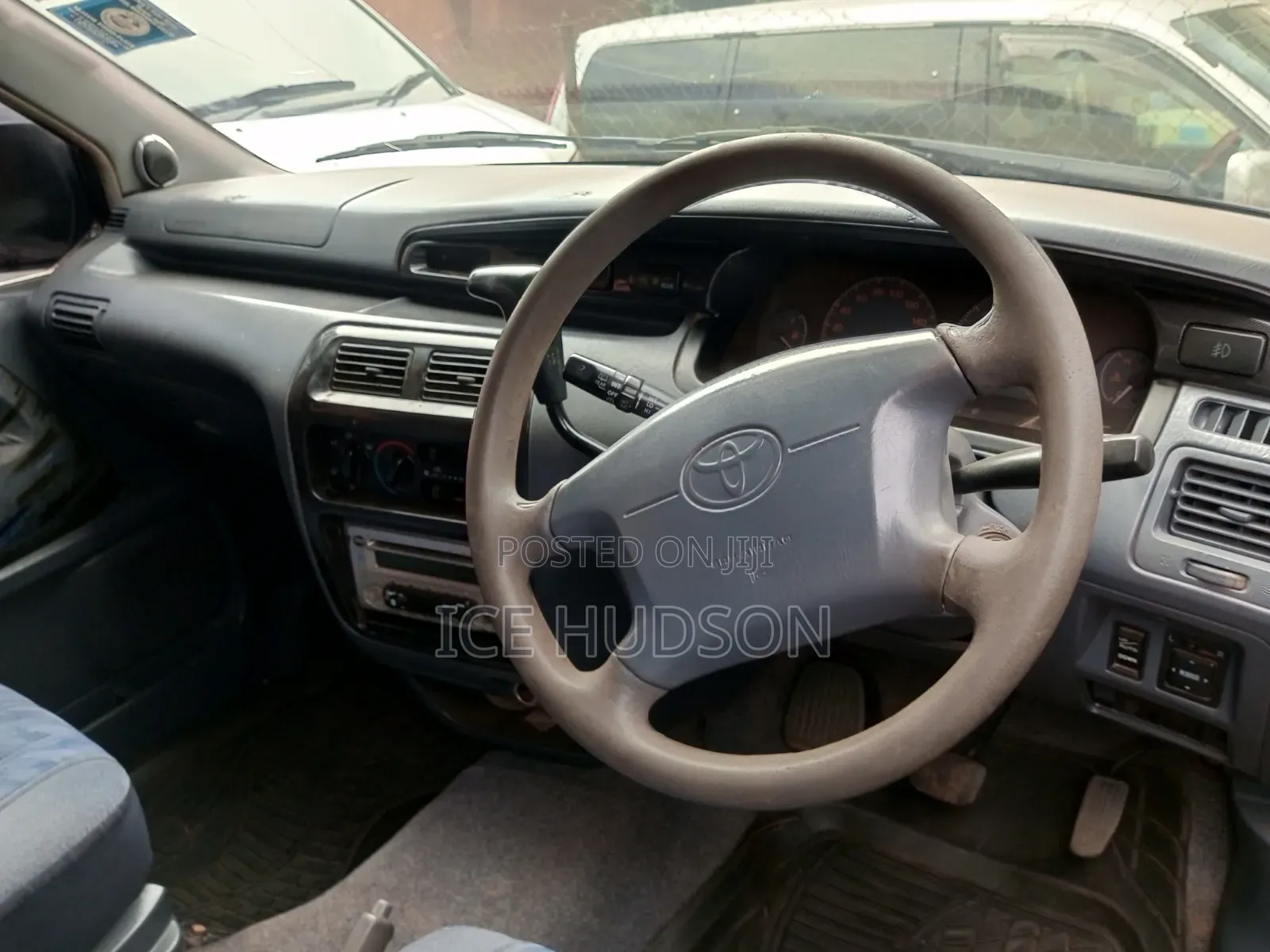 Toyota LiteAce Noah 1999 Blue