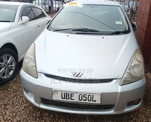 Toyota Wish 2004 Silver