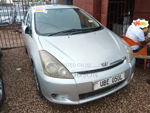 Toyota Wish 2004 Silver