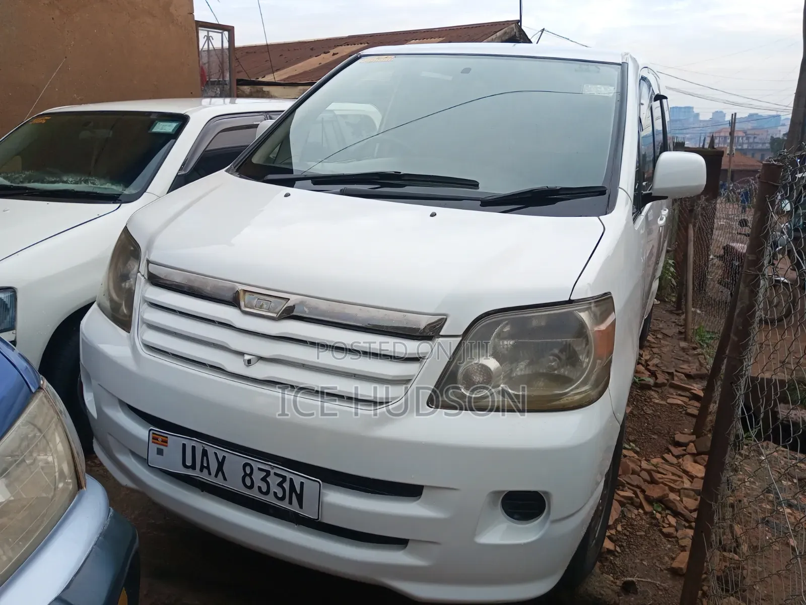 Toyota Noah 2005 White