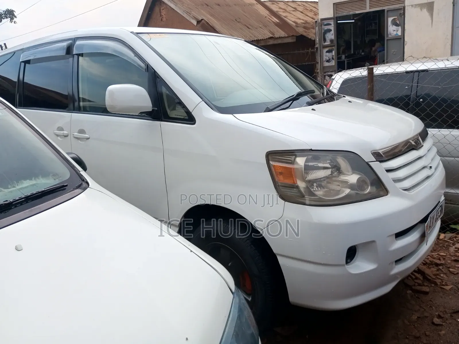 Toyota Noah 2005 White