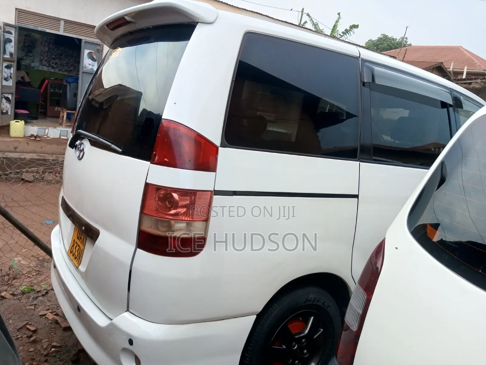 Toyota Noah 2005 White