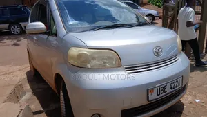 Toyota Porte 2008 Silver