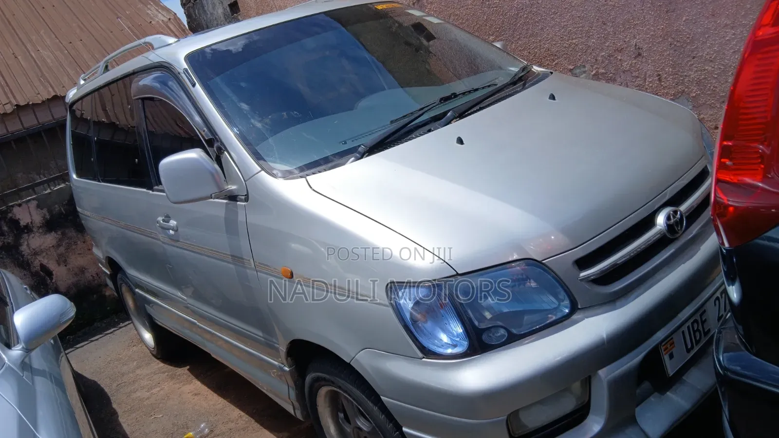 Toyota Noah 2002 Silver