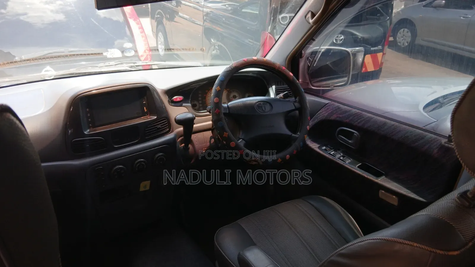 Toyota Noah 2002 Silver