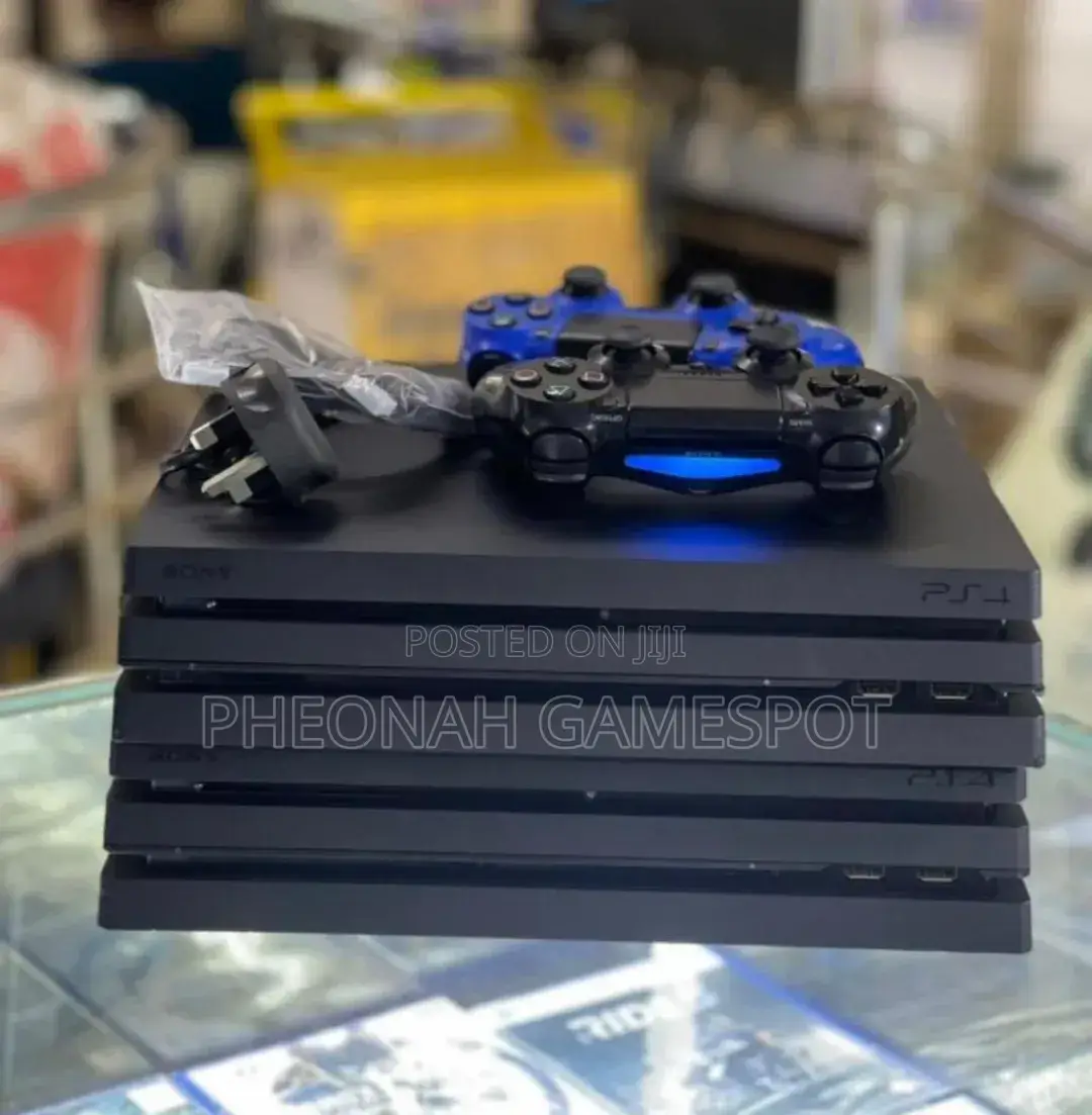 Chipped Playstation 4 Pro. Sony Ps4. 32 Games, 2 Pads, Beeyi Powa