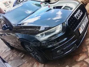 Audi Q3 2.0 TDI 140hp 2014 Black