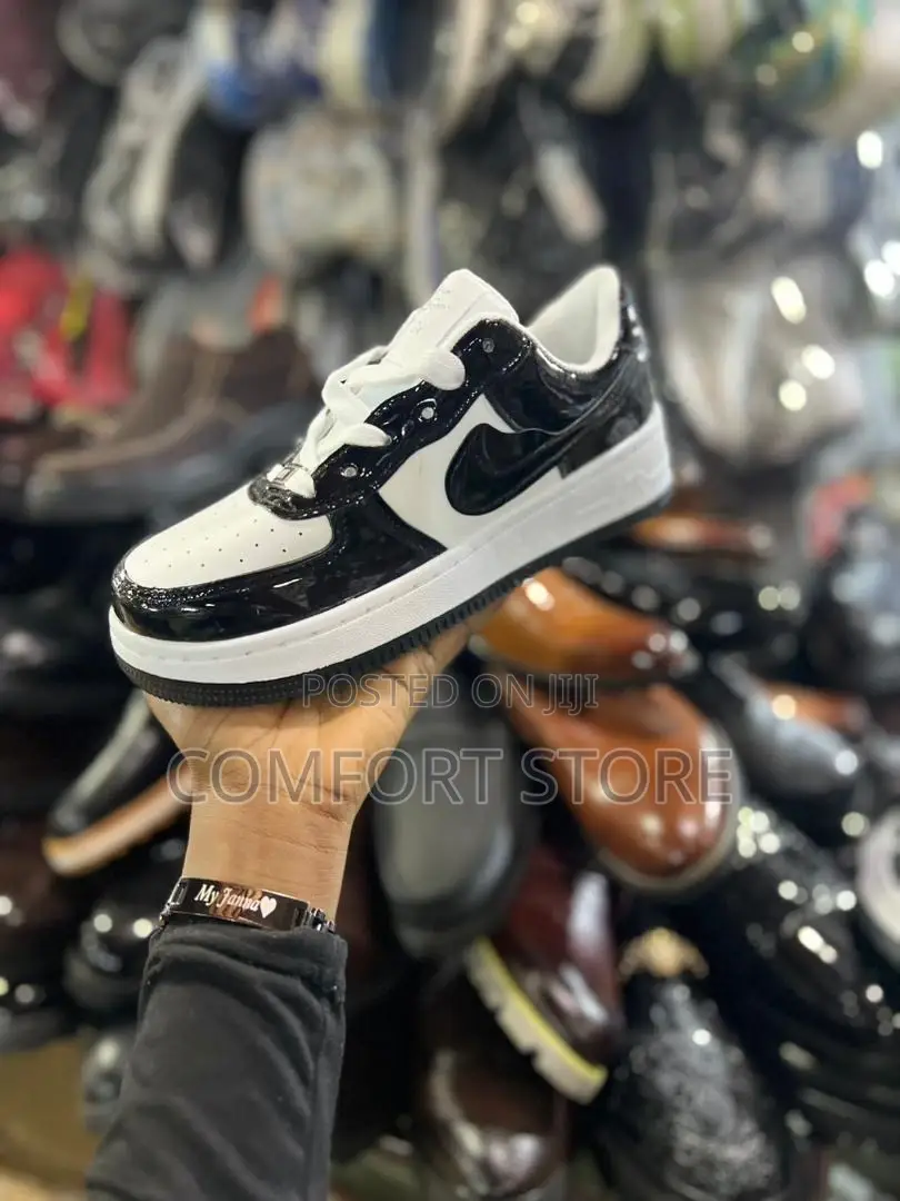 Original Nike Sneakers in Black and White