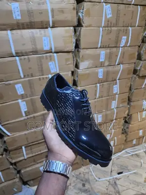 Shiny Men’S Shoes