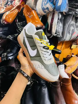 Unisex Classic Sneakers