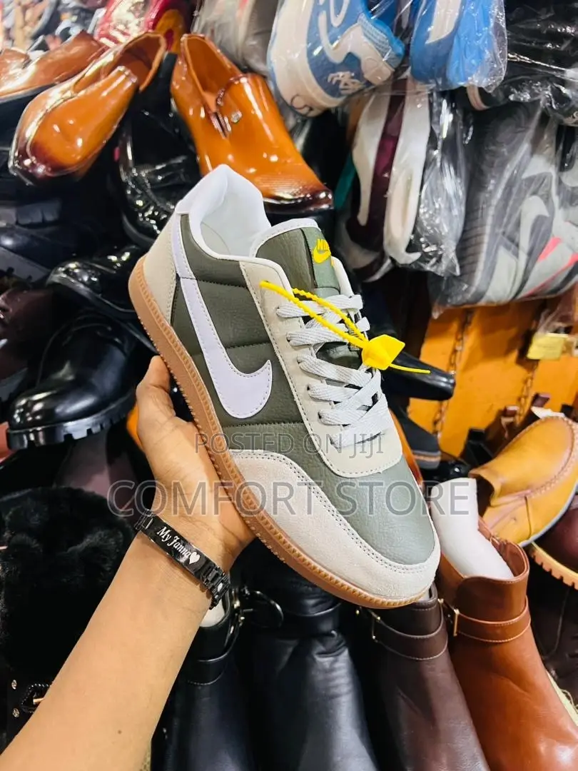 Unisex Classic Sneakers