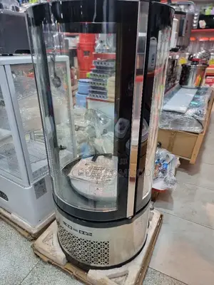 Attractive Cake Chiller