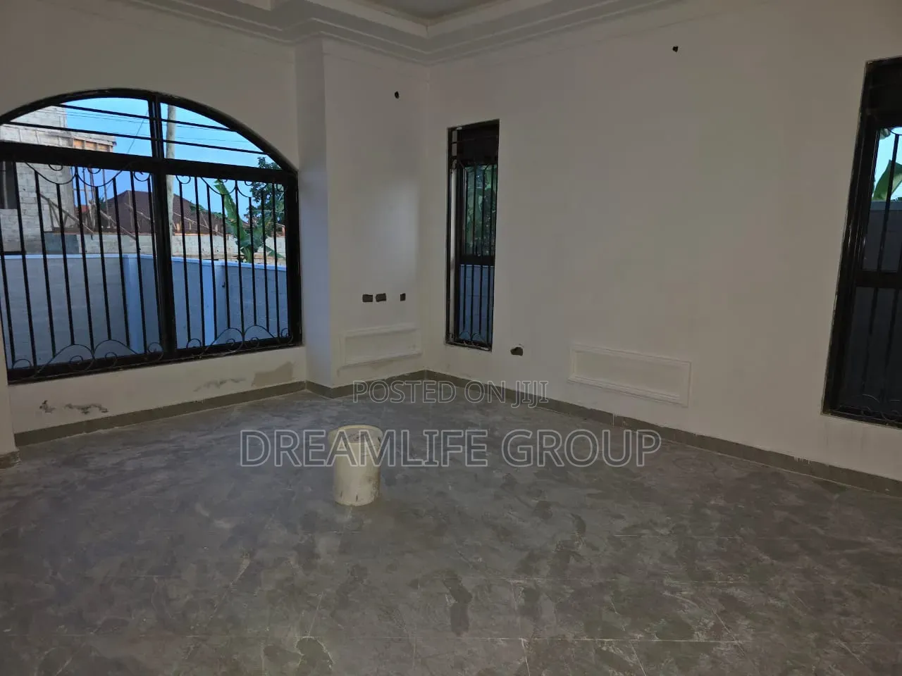 Furnished 5bdrm Mansion in Kira for sale