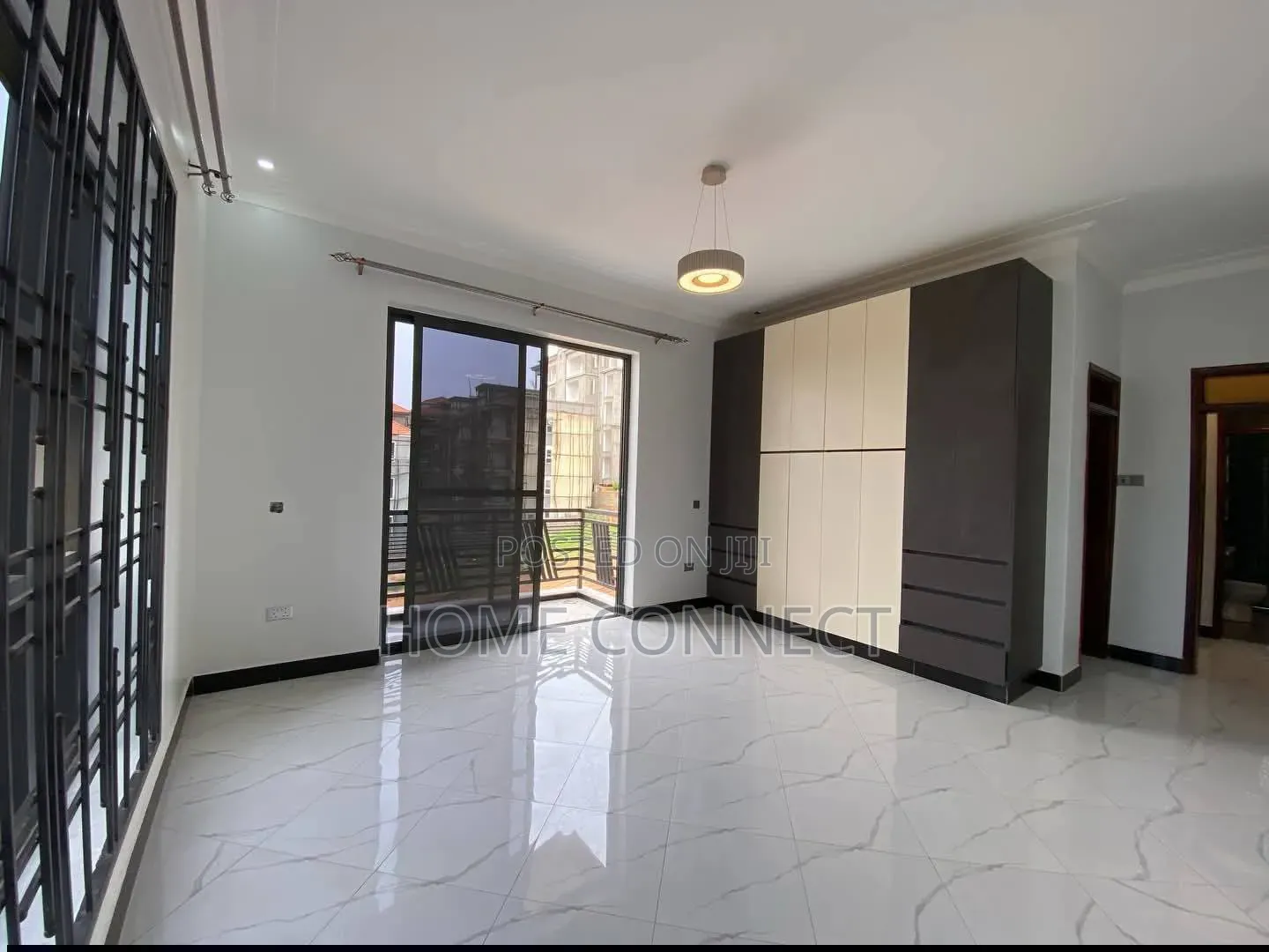 2bdrm Apartment in Muyenga Kironde Rd, Central Division for rent