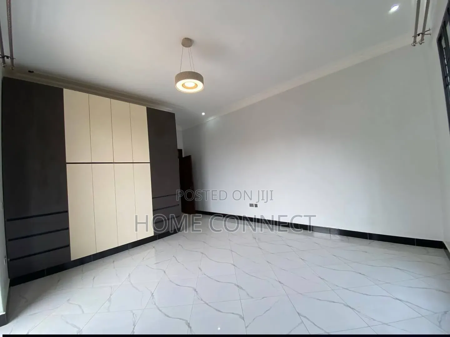 2bdrm Apartment in Muyenga Kironde Rd, Central Division for rent