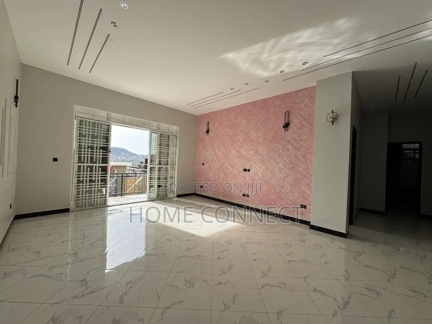 4bdrm Bungalow in Entebbe Rd Kitende, Central Division for sale