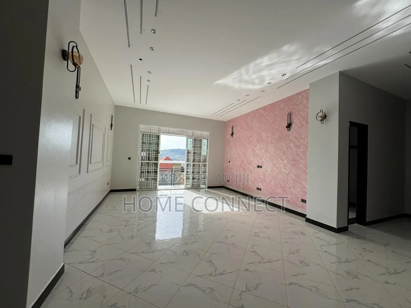 4bdrm Bungalow in Entebbe Rd Kitende, Central Division for sale